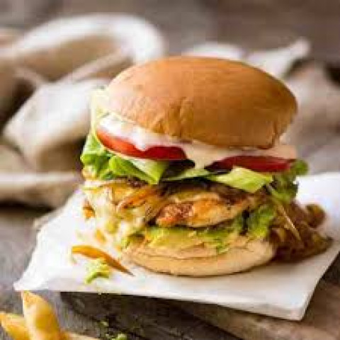 Pulled Chicken Burger- Lehvenda
