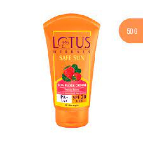 Lotus Herbals Safe Sun Sunscreen Cream - Breezy Berry SPF 20 PA+ Sweat & Waterproof  50g