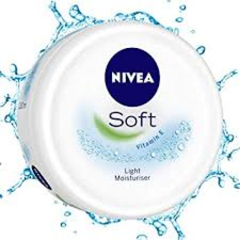 NIVEA Soft, Light Moisturising Cream, (Vitamin E), 100ml