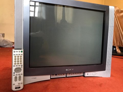 SONY COLOUR TV 25 INCH WITH REMOTE